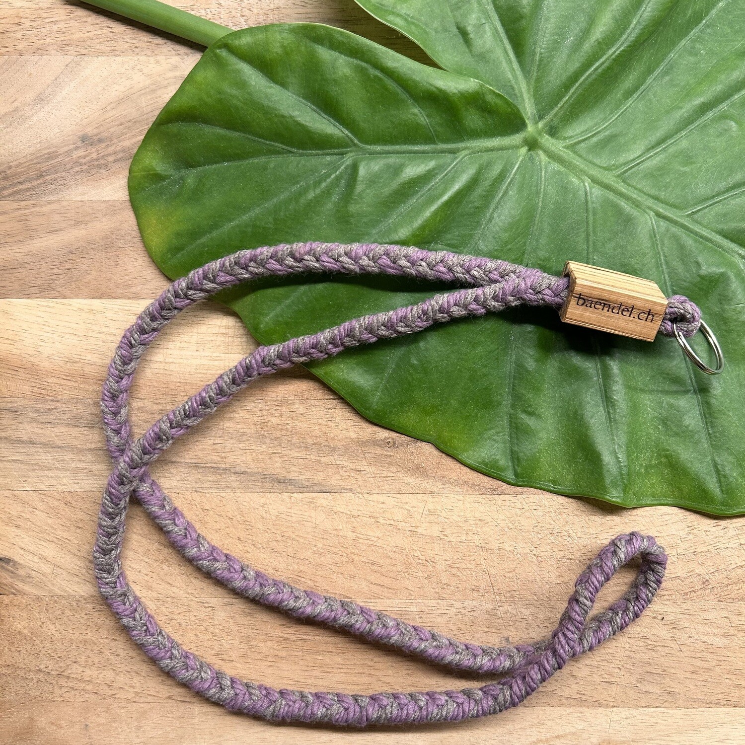 Violett-Grau