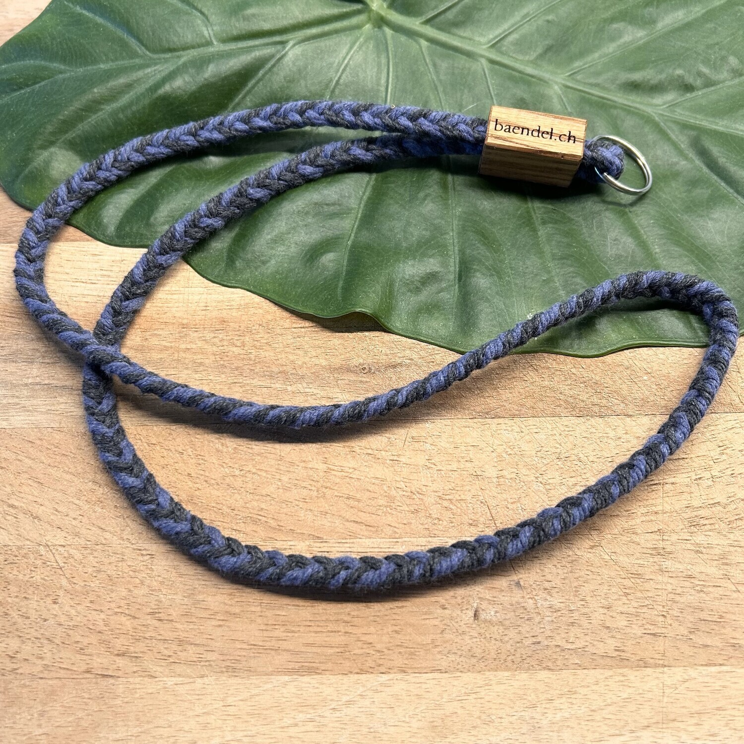Blau-Anthrazit