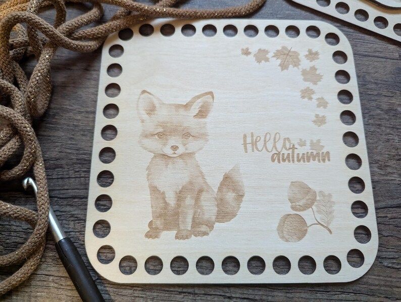 HELLO AUTUM FUCHS,  Holzböden Quadrat mit runden Ecken in 3 Größen
