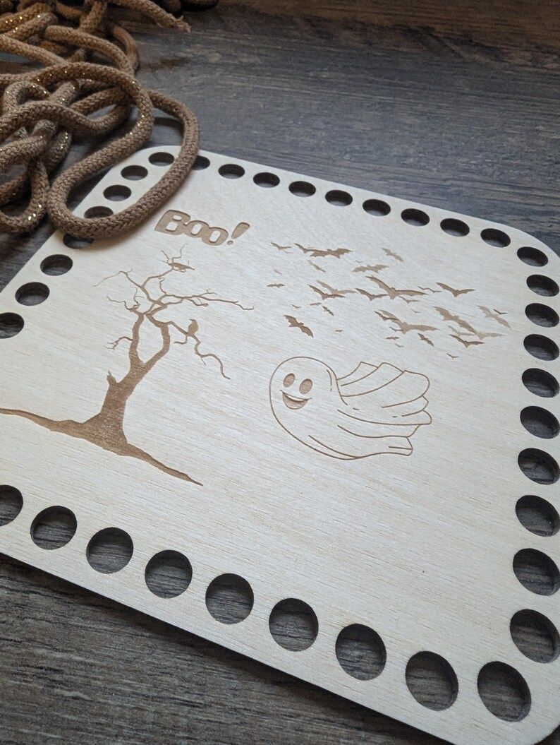 BOO,  Holzböden mit Motiv, Quadrat mit runden Ecken in 3 Größen