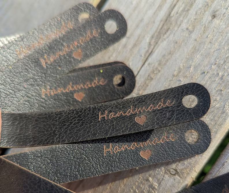 10x HANDMADE Label in schwarz mit brauner Schrift