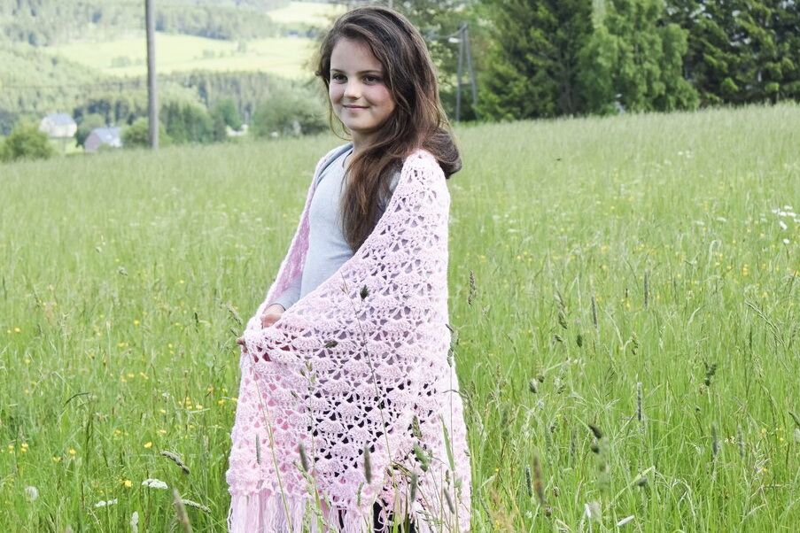 Stola RESA gehäkelt in verschiedenen Farben und Größen