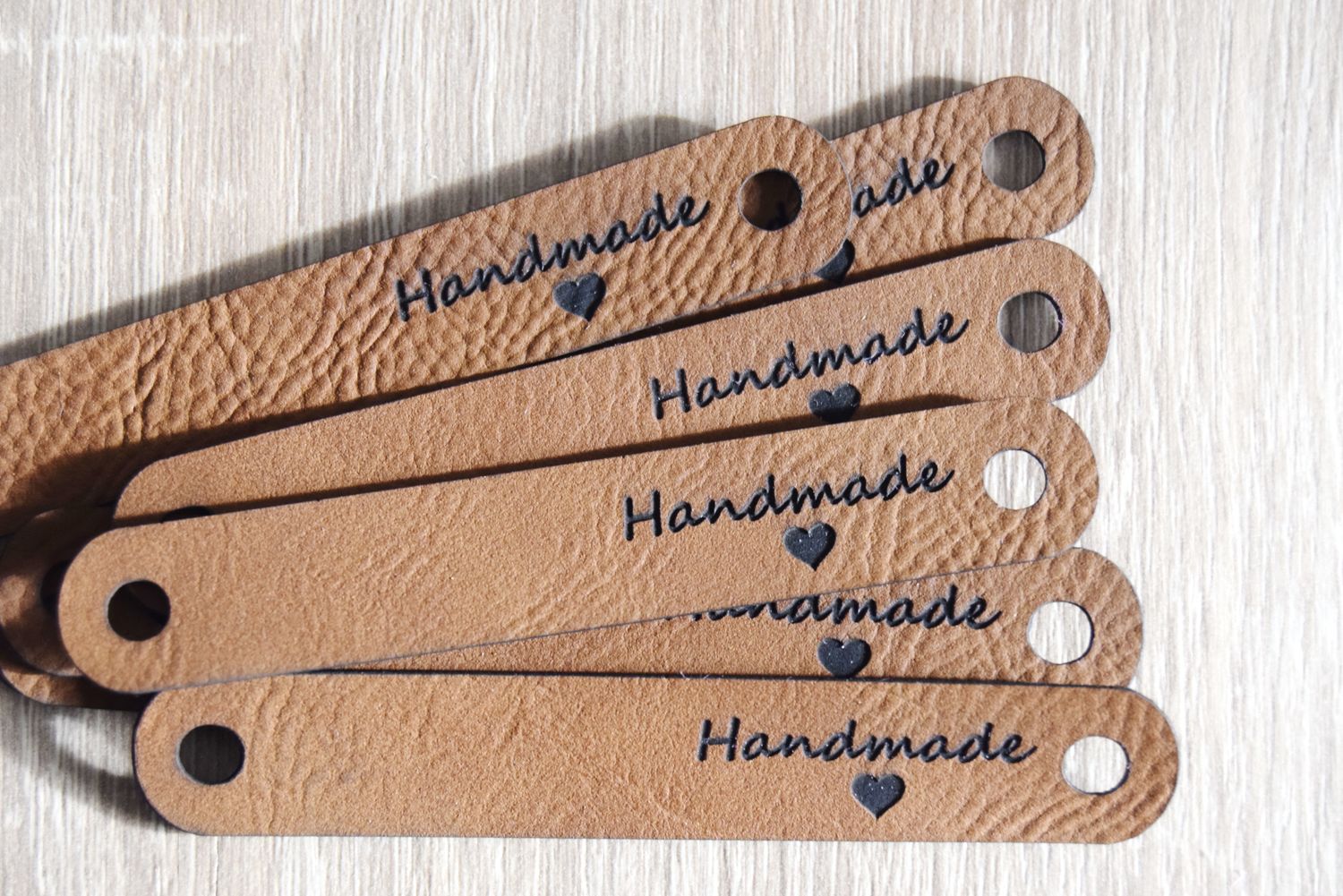 10x HANDMADE Label in braun mit schwarzer Schrift