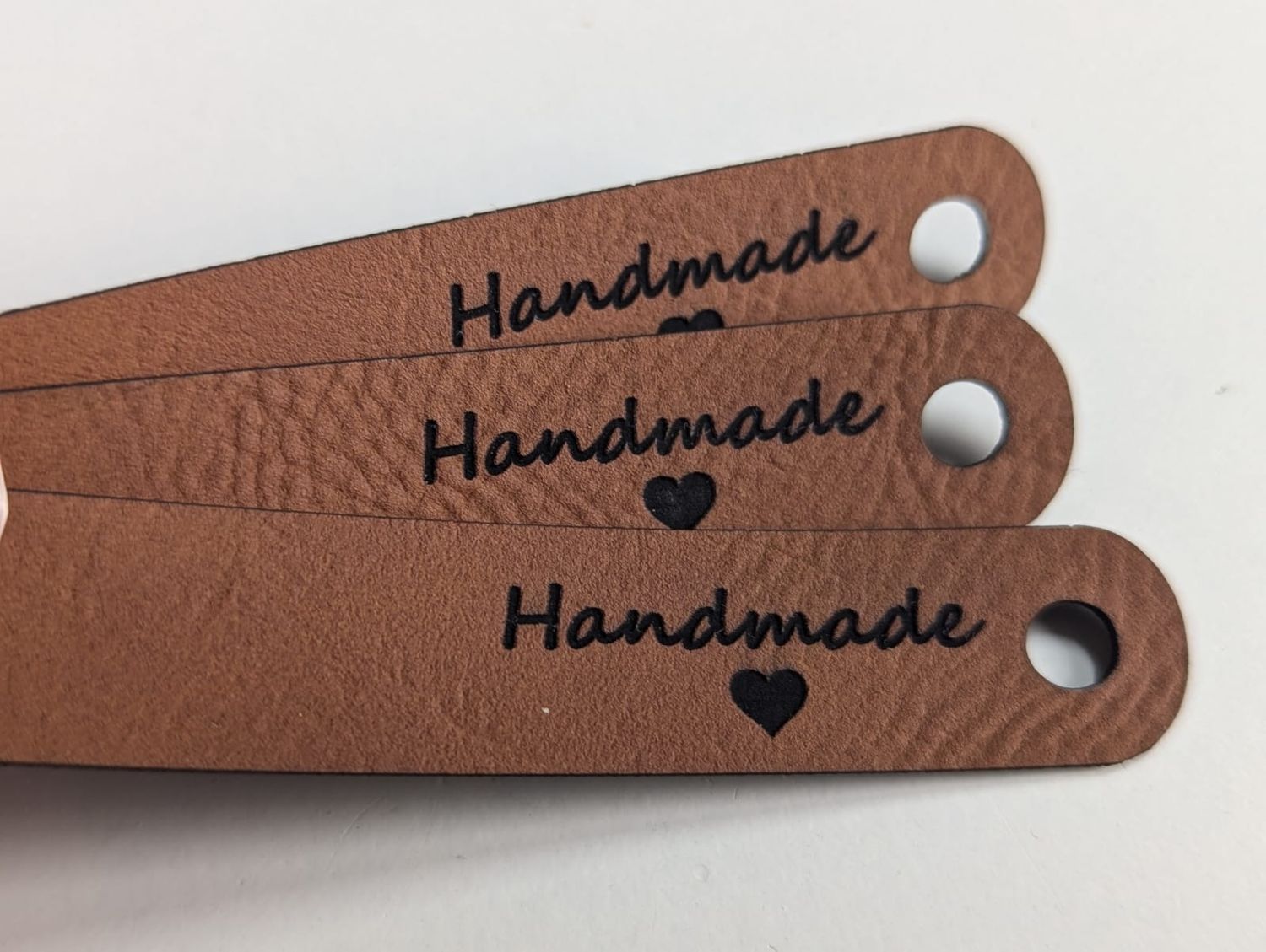 10x HANDMADE Label in braun mit schwarzer Schrift