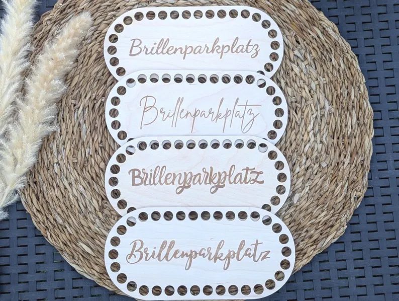 Holzboden Brillenparkplatz oder Krims Krams