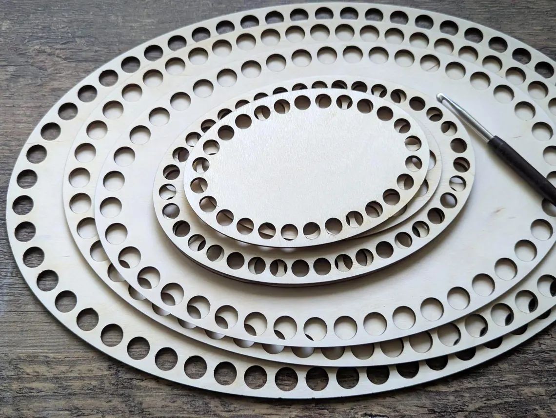 Holzböden oval in 7 Größen und 2 Lochgrößen