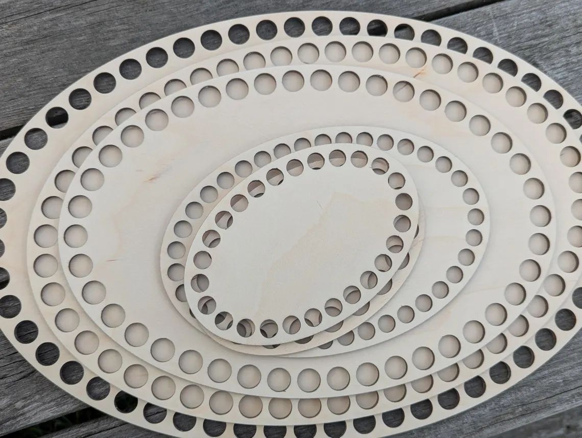 Holzböden oval in 7 Größen und 2 Lochgrößen
