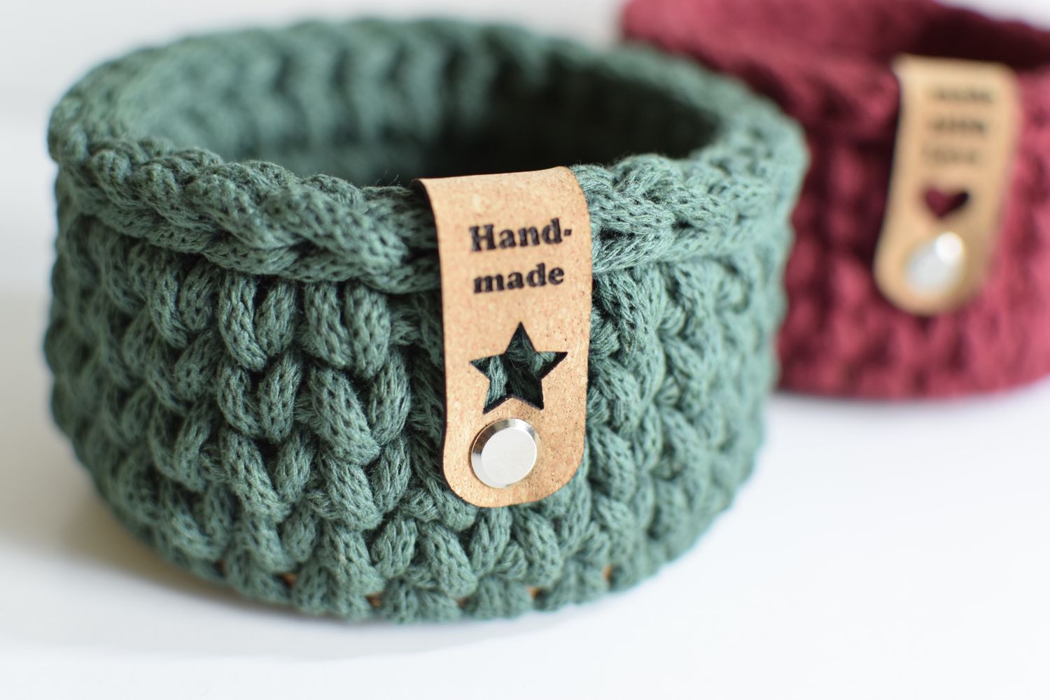 10x Label mit Motiv in verschieden Qualitäten und Nieten