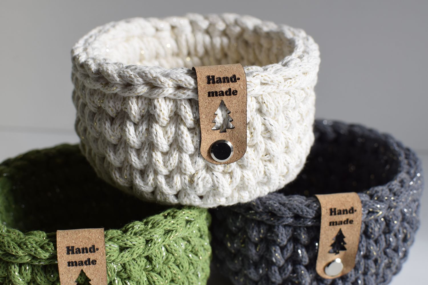 10x Label mit Motiv in verschieden Qualitäten und Nieten