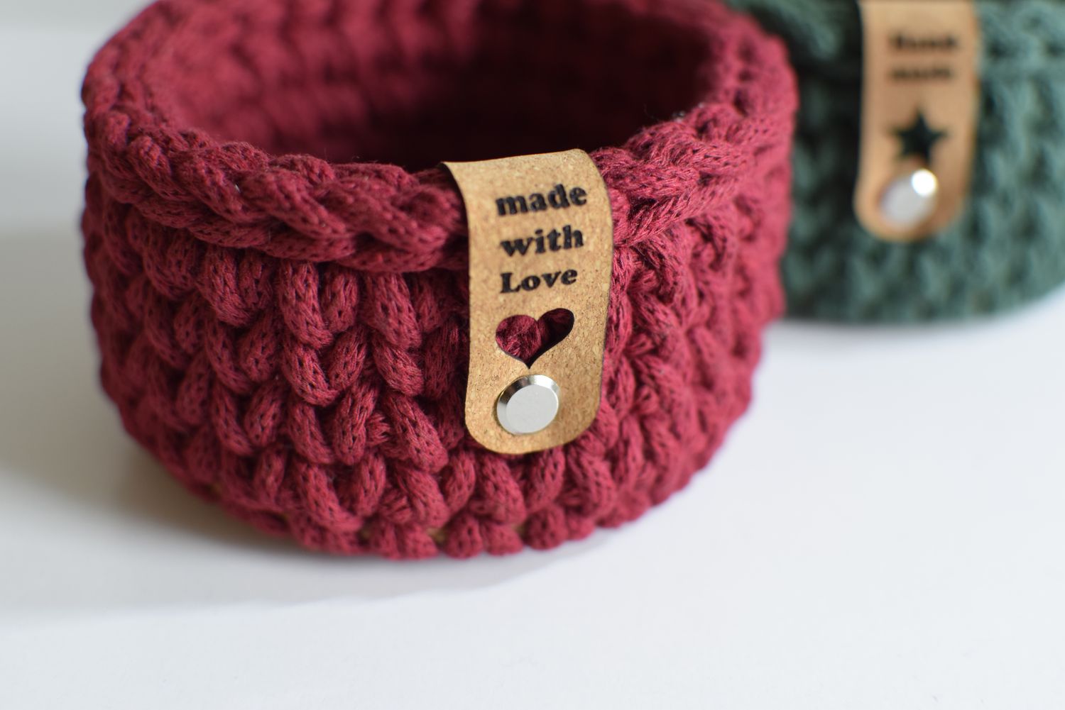 10x Label mit Motiv in verschieden Qualitäten und Nieten