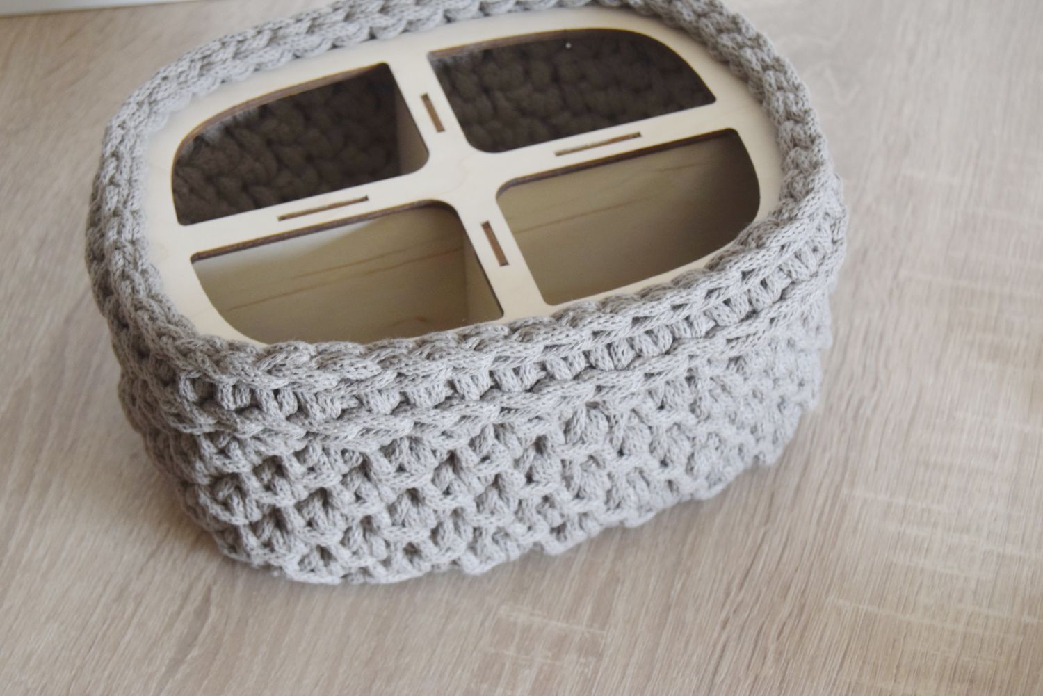 Utensilo Häkelkorb mit 4 Fächern im Strukturmuster