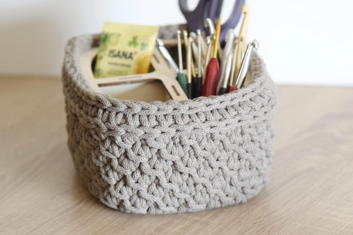 Utensilo Häkelkorb mit 4 Fächern im Strukturmuster