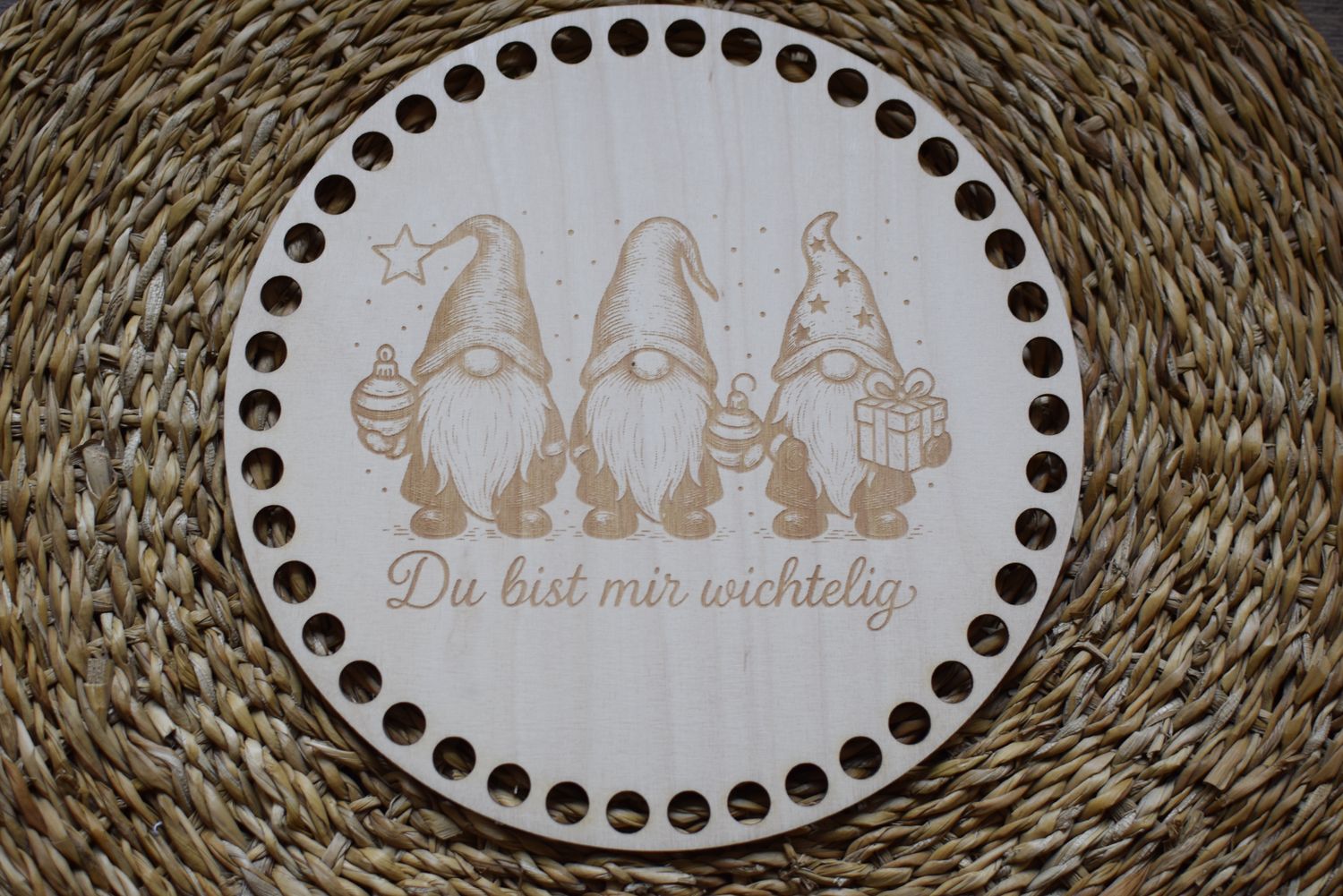 DREI WICHTEL,  Holzböden mit Motiv, Rund in allen Größen und Lochgrößen