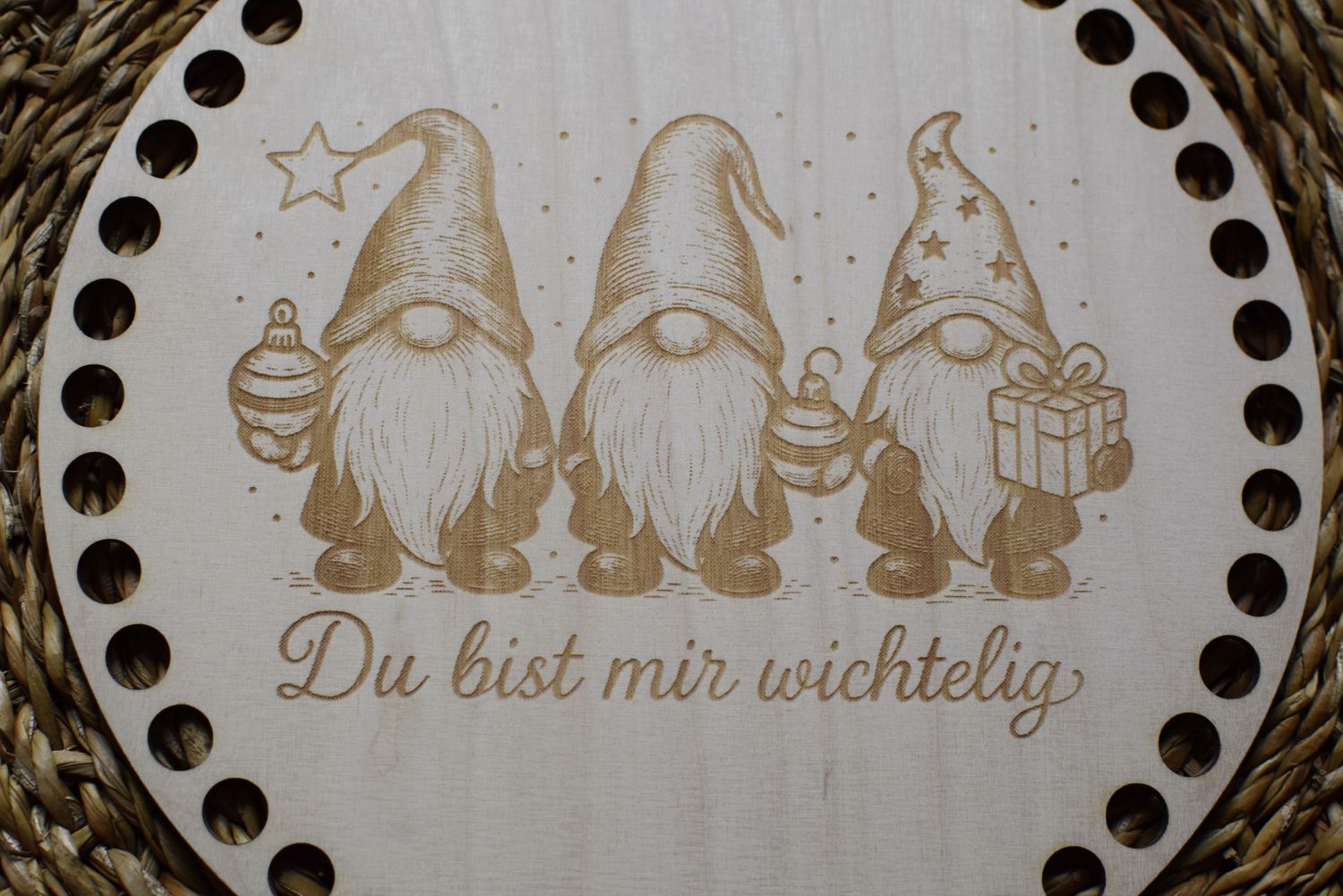 DREI WICHTEL,  Holzböden mit Motiv, Rund in allen Größen und Lochgrößen