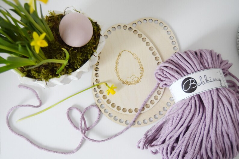 DIY-Set AURORA für einen Häkelkorb, mit Garn und Holzboden