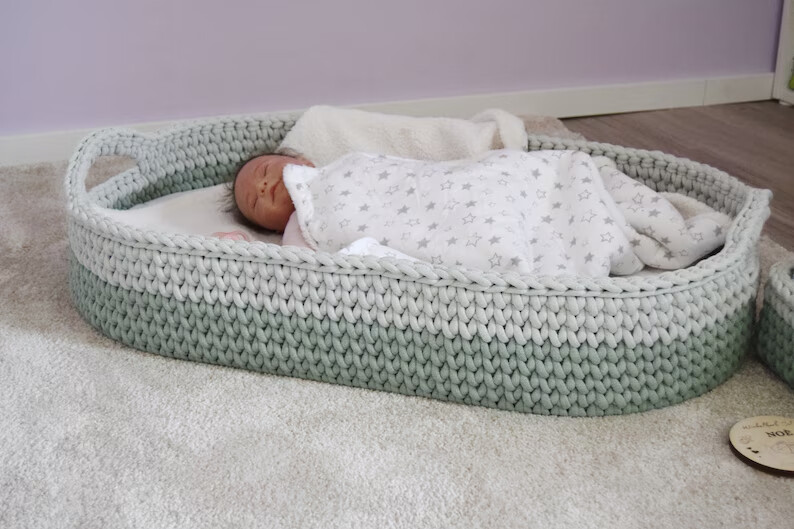 DIY-Set für ein Wickelkörbchen, mit Garn, 2 Holzböden und Matratze