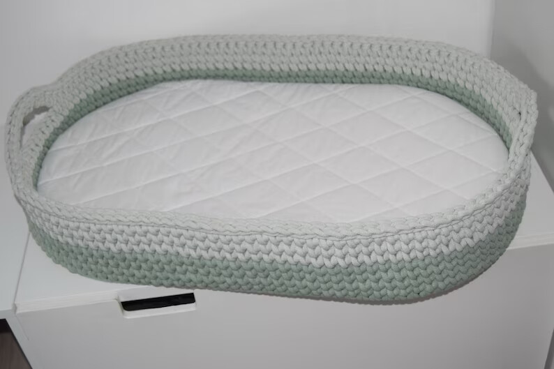 DIY-Set für ein Wickelkörbchen, mit Garn, 2 Holzböden und Matratze