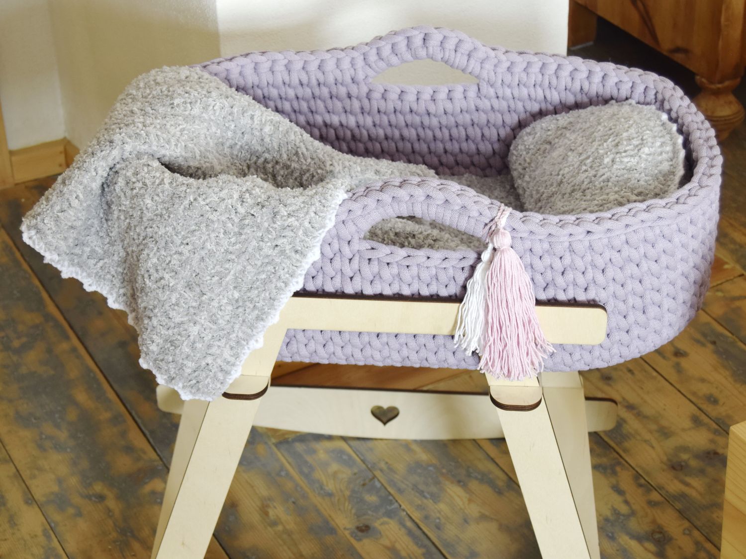 Innen-Kuschel-Set für Puppen-Moseskörbchen fertig gehäkelt – Matratze, Mondkissen &amp; Bettdecke (3 Größen)