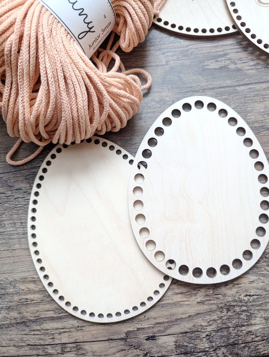 Holzboden in Ei-Form zum Häkeln – ohne Motiv