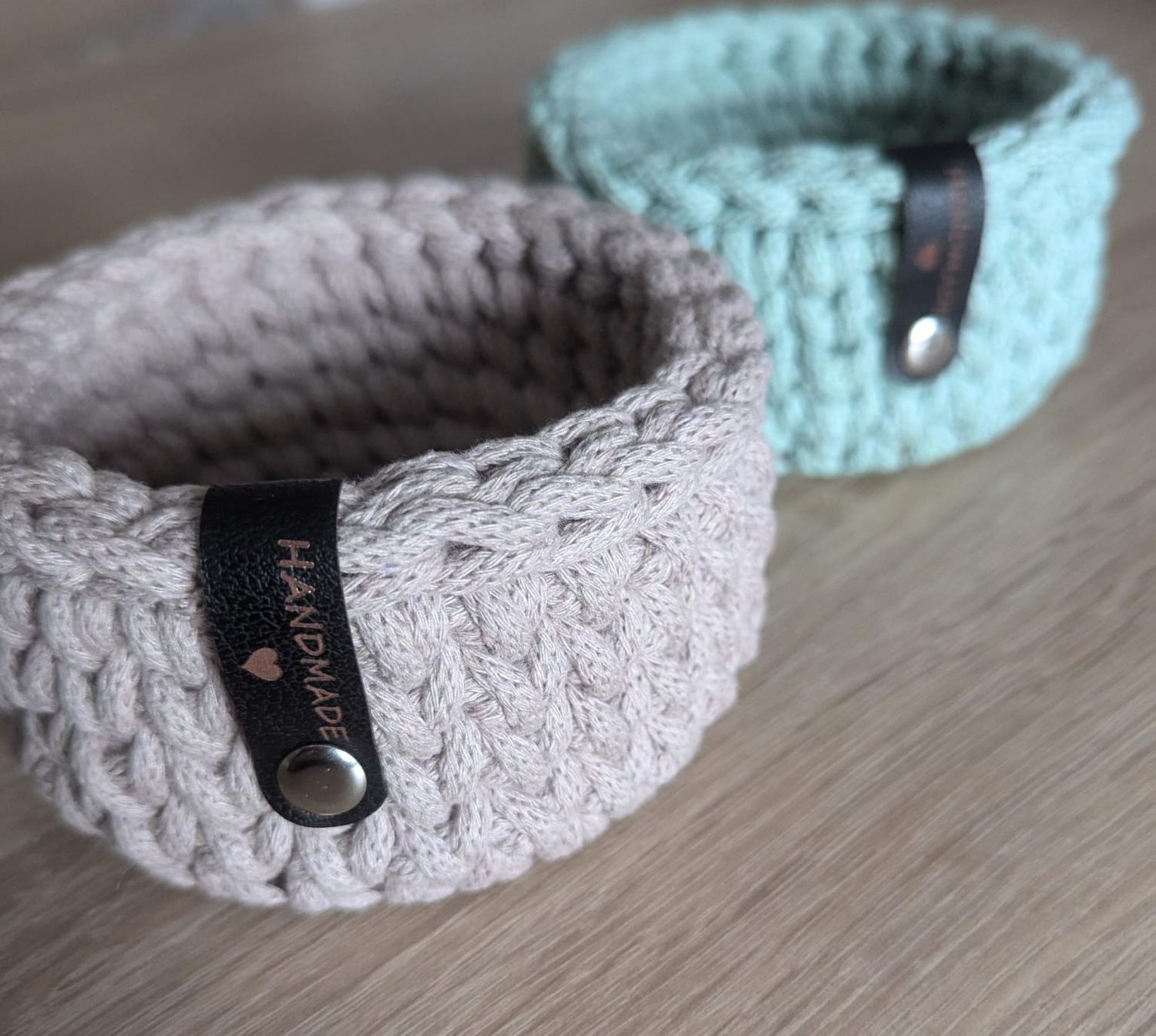 10x HANDMADE Label in schwarz mit brauner Schrift