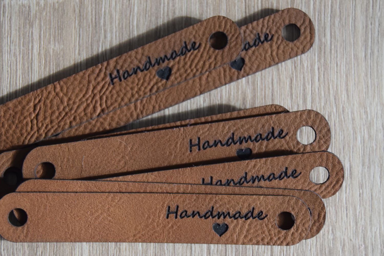 10x HANDMADE Label in braun mit schwarzer Schrift