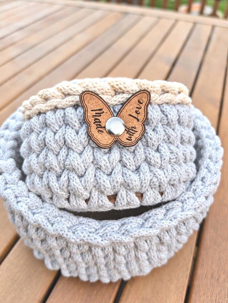 SCHMETTERLING · Handmade with Love · in verschiedenen Farben und Nieten