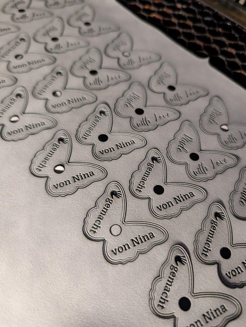 SCHMETTERLING · Handmade with Love · in verschiedenen Farben und Nieten