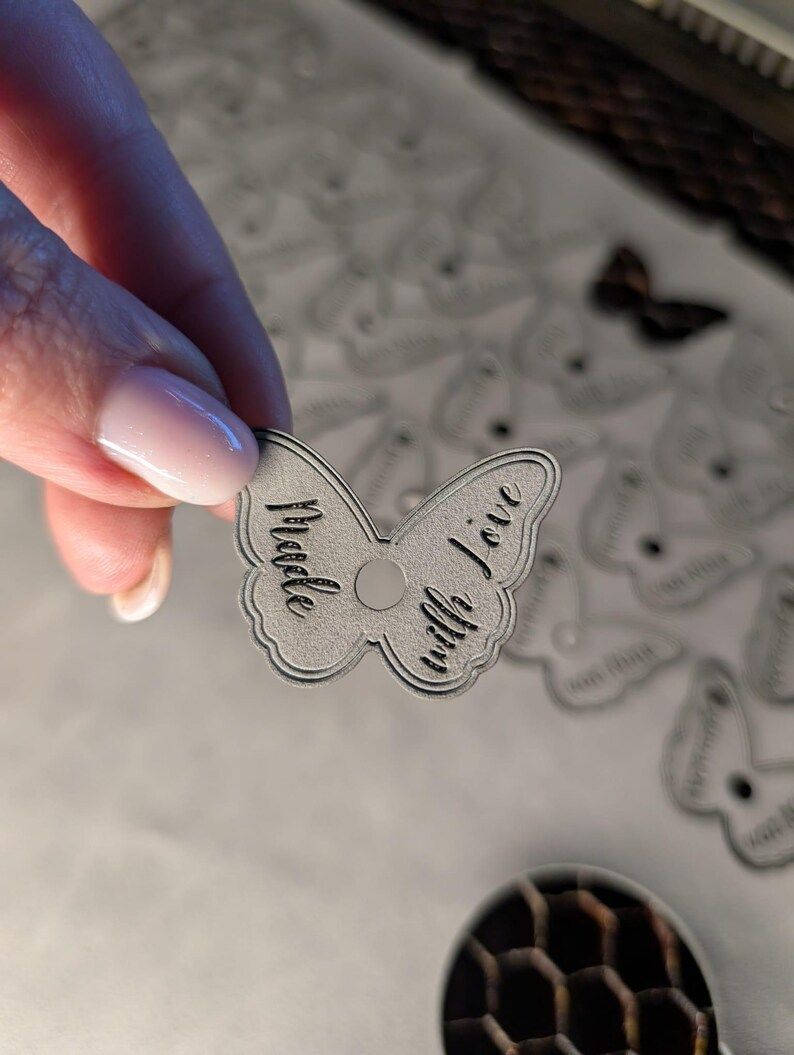 SCHMETTERLING · Handmade with Love · in verschiedenen Farben und Nieten