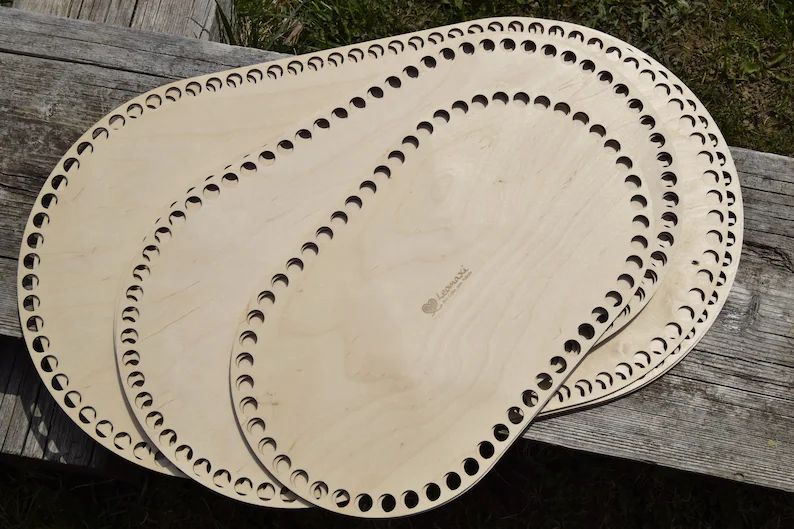 Puppenboden mit Gestell in 3 verschieden Größen und 2 Lochgrößen