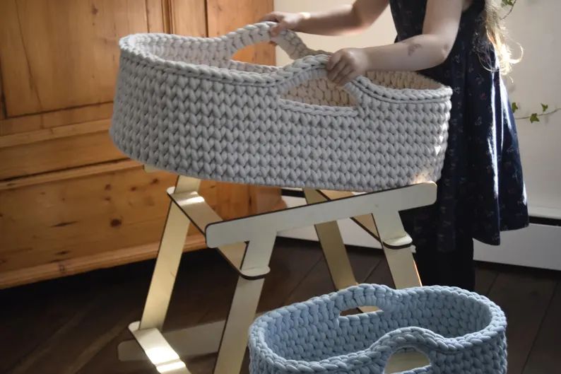 Puppenboden mit Gestell in 3 verschieden Größen und 2 Lochgrößen