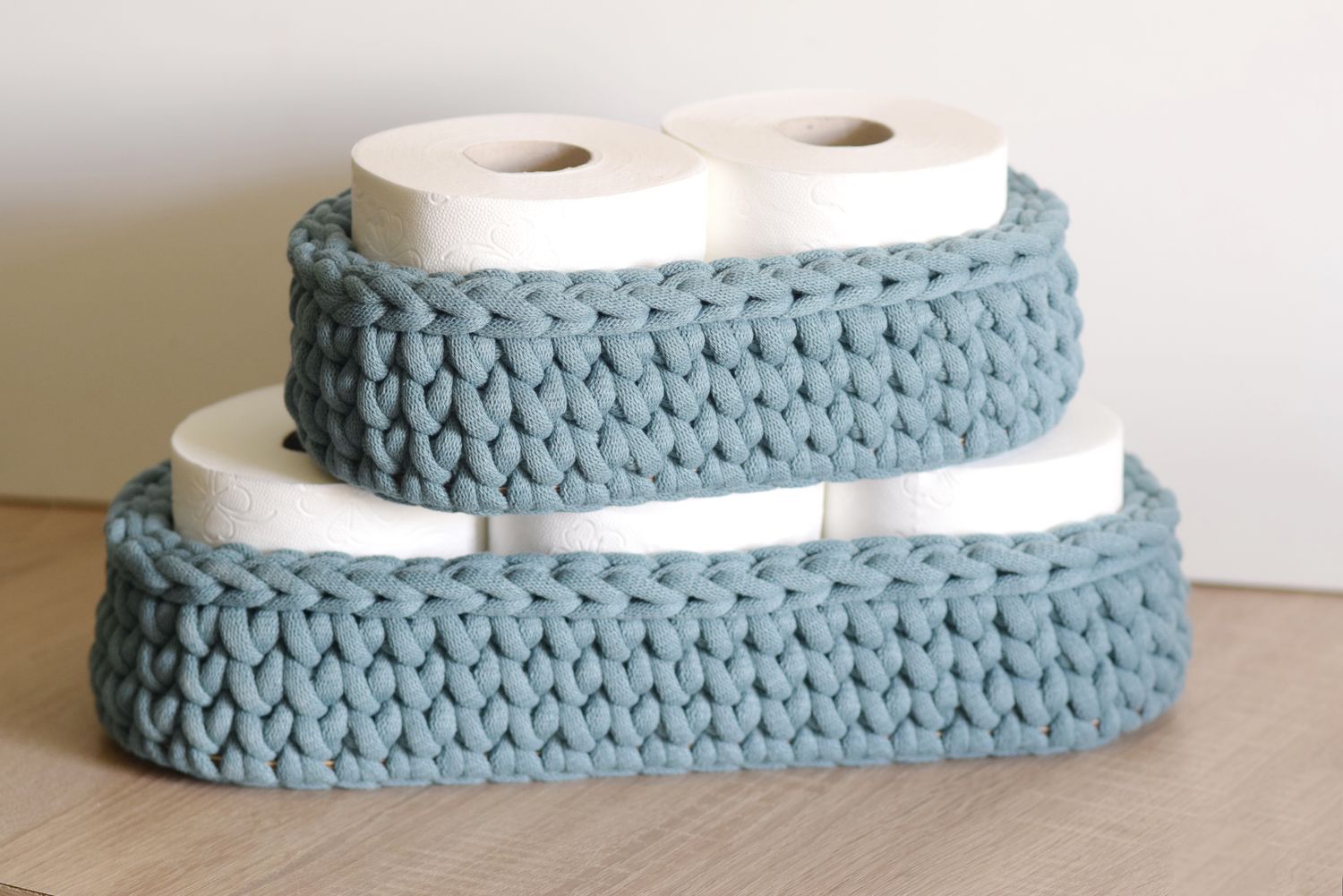 Holzboden für Klopapier, Toilettenpapier Korb in 2 Größen und 2 Lochgrößen