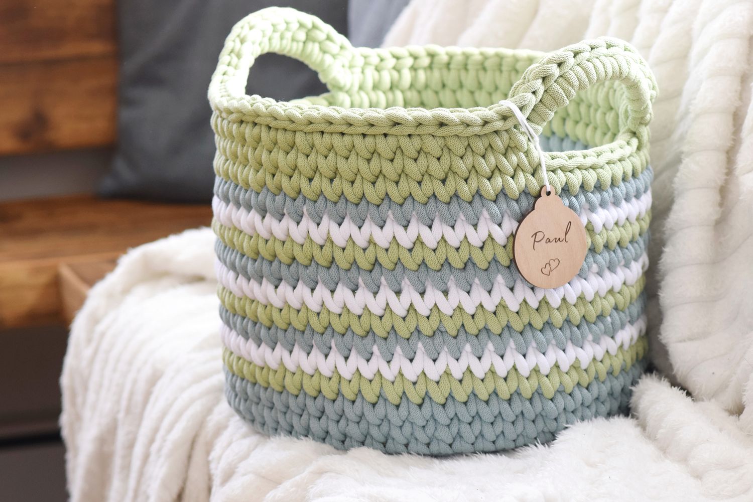 Aufbewahrungskorb HEDI mit Korblabel "wash me", von Hand gehäkelt