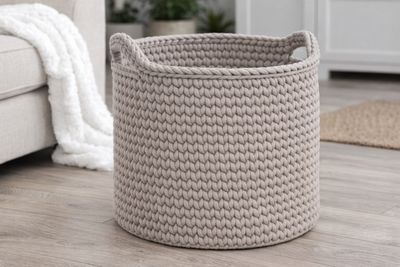 Aufbewahrungskorb HEDI mit Korblabel "wash me", von Hand gehäkelt