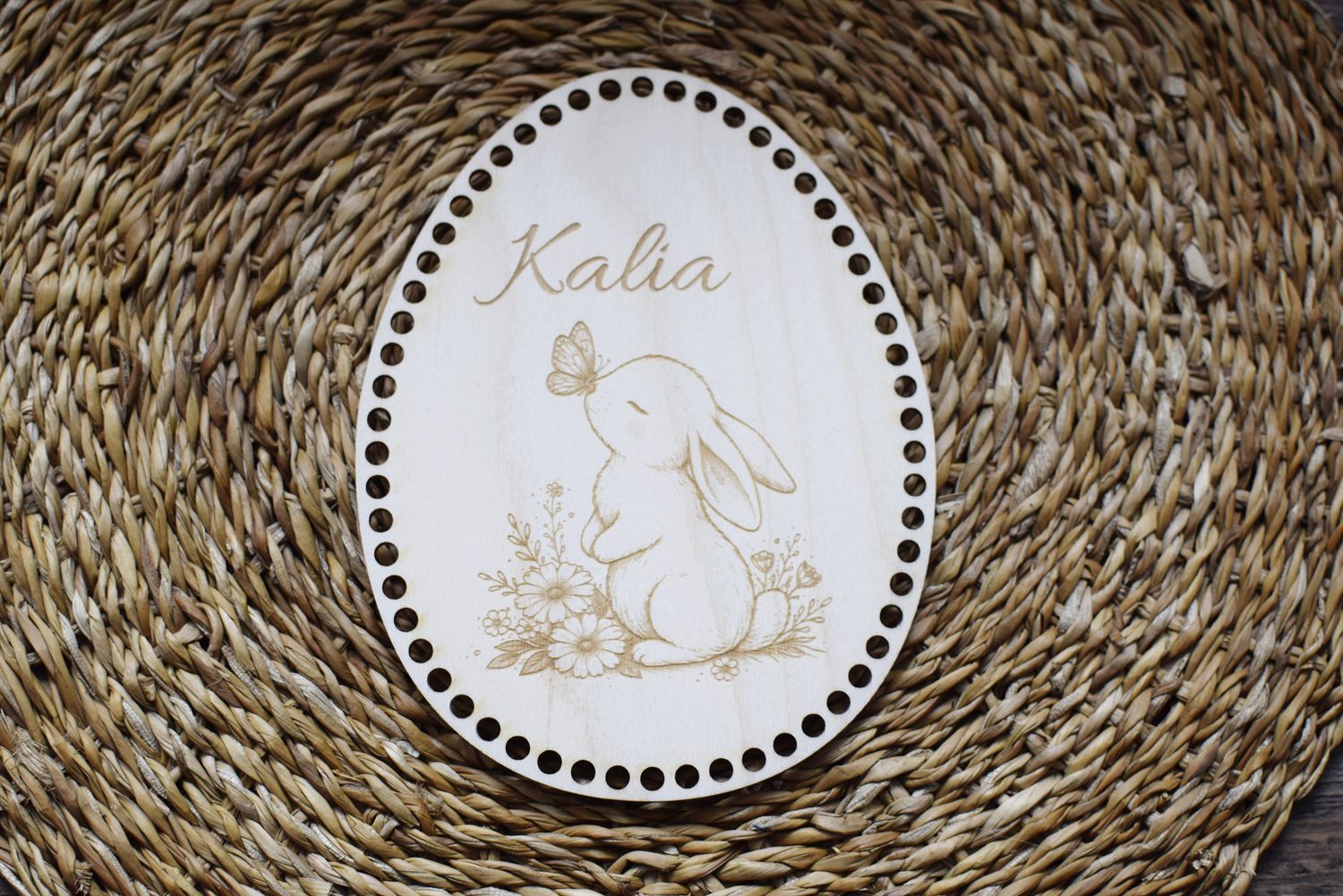 Holzboden EI für süße Osternester in Ei-Form mit Namen