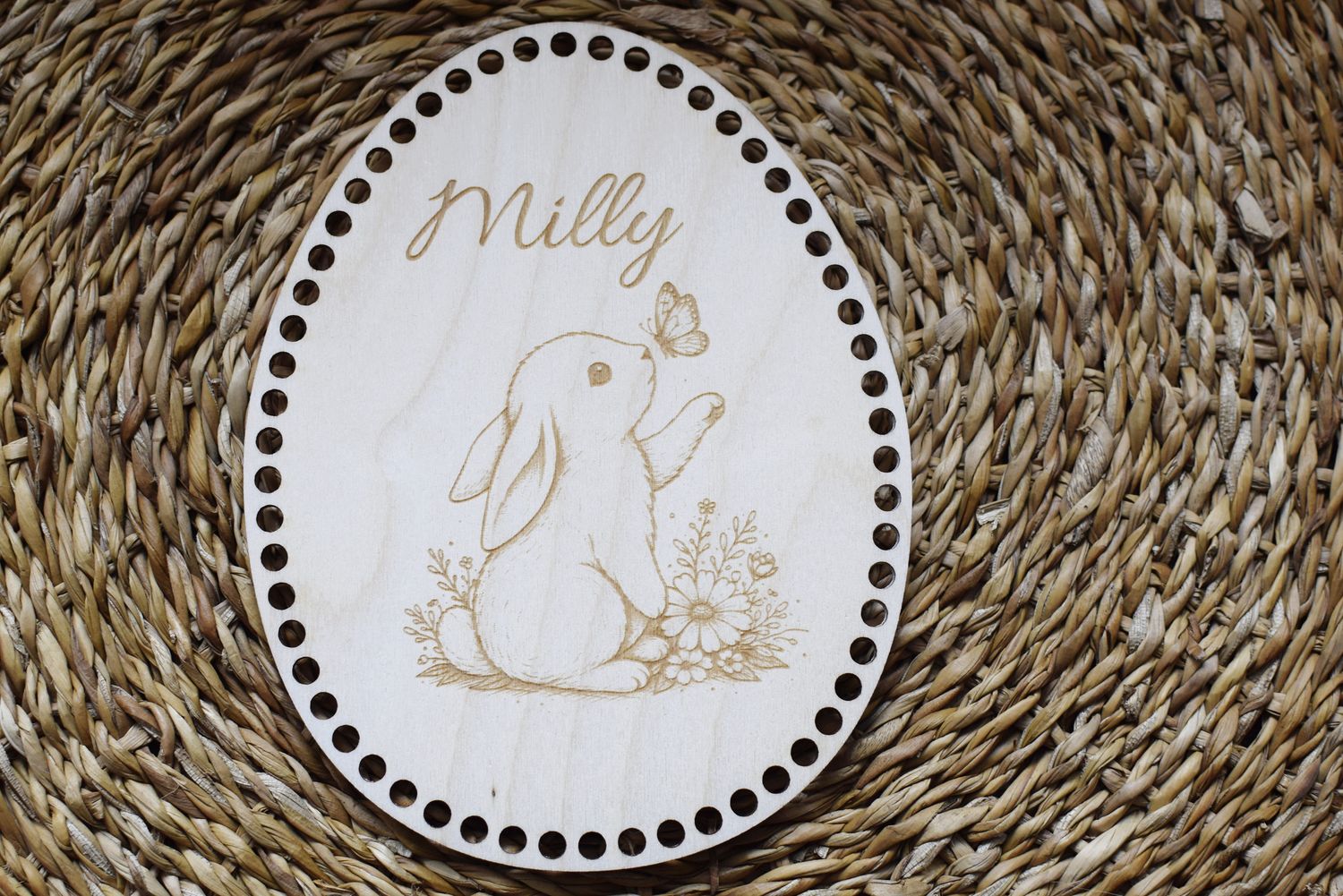 Holzboden EI für süße Osternester in Ei-Form mit Namen