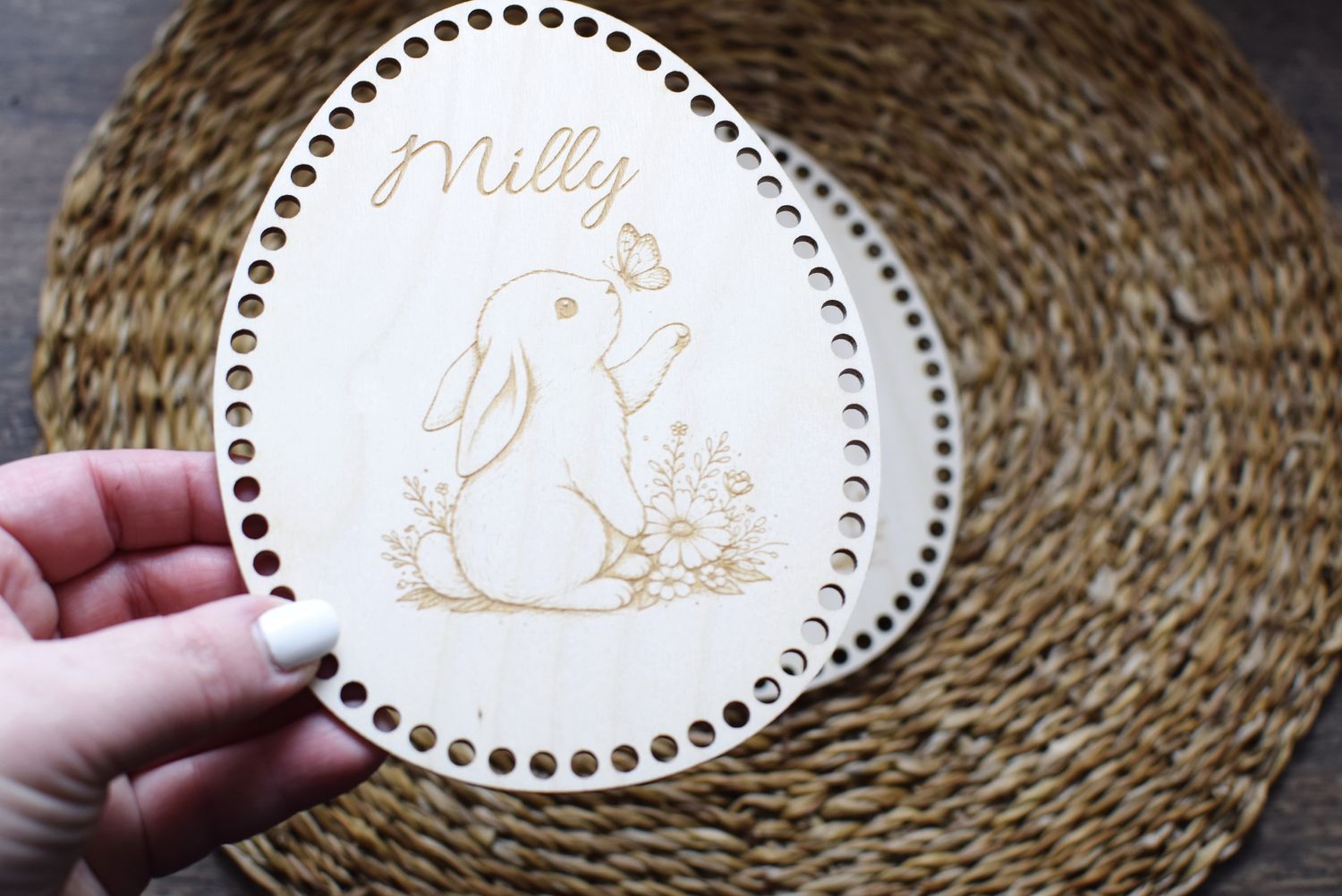 Holzboden EI für süße Osternester in Ei-Form mit Namen