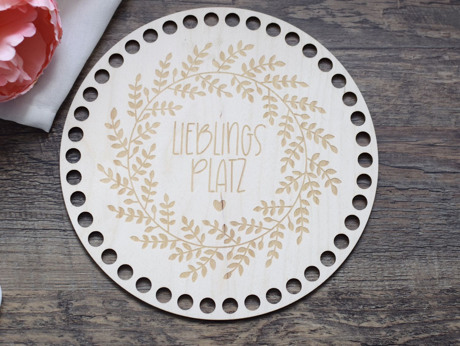 LIEBLINGSPLATZ,  Holzböden mit Motiv, Rund in allen Größen und Lochgrößen
