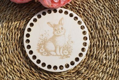 Holzboden mit Häschen in 4 verschieden Motiven und Lochgrößen