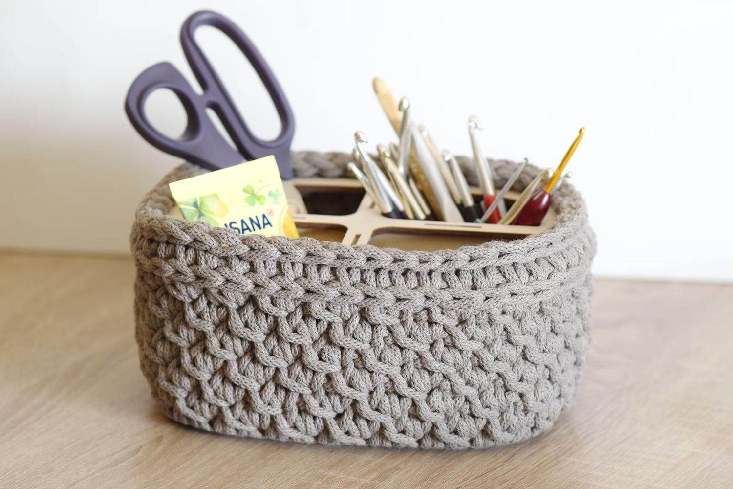 DIY Häkelset Utensilo mit 4 Fächern | Organizer mit Holzgestell