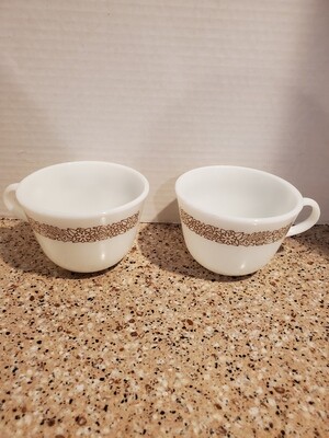 Set of 2 Vintage PYREXbWoodland Brown coffee cups