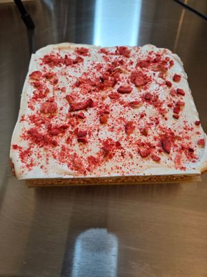 Strawberry Rice Krispie Treats (8x8) pan