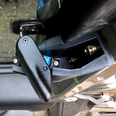 Second Row Power Windows/Moon Roof (all years)