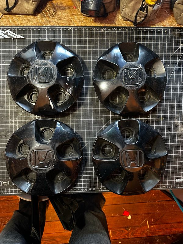 Steelie Center Hub Caps – Gloss Black (Used)