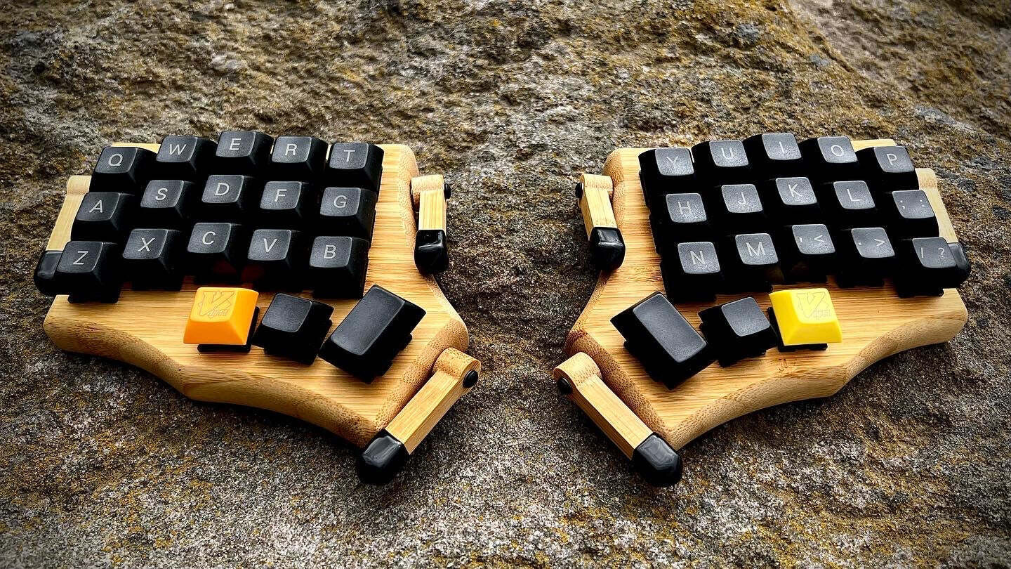 Complete MiniDox Bamboo with usb-c and hotswap socket