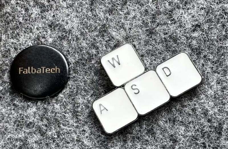 Pins / Pines / Broches &quot;wasd&quot;