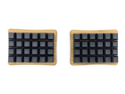 Let's Split: Fully Assembled Custom Mechanical Keyboard