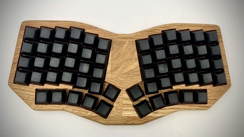 Planeta High Profile Oak Case