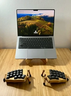 Wooden Laptop Stand: Oak &amp; Plywood