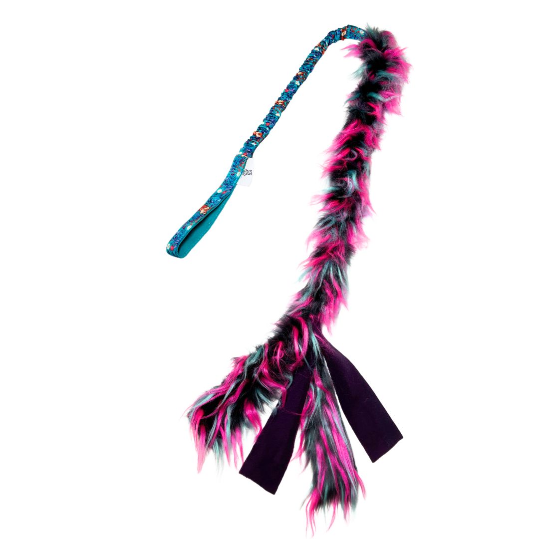 Fell und Fleece Zergel mit extra festem Bungee, weiches und robustes Hundespielzeug aus Kunstfell und Fleece, 125 cm
