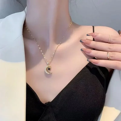 Fashion Moon Alloy Artificial Diamond Women&#39;s Pendant Necklace